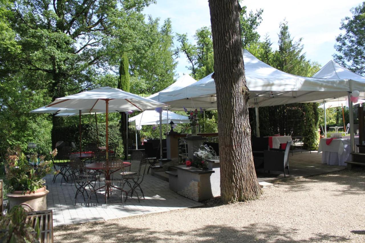 La Garenne De Morestel Exterior foto